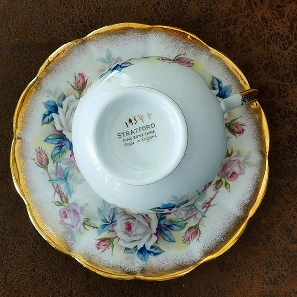 Vintage Stratford Teacup and Saucer, Fine Bone China - Picture 5 of 6
